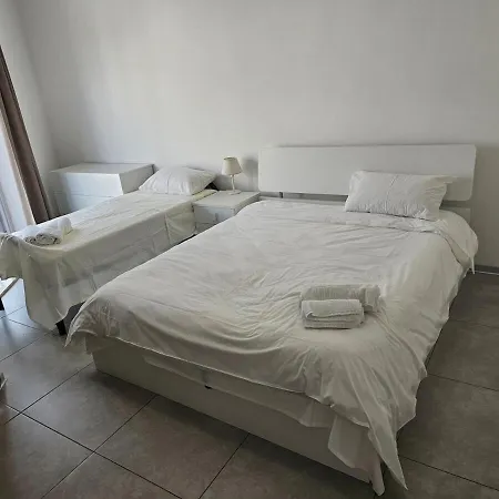 Apartmán 3 Bedroom Flat At *