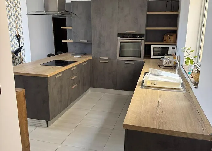 3 Bedroom Flat At Appartement *